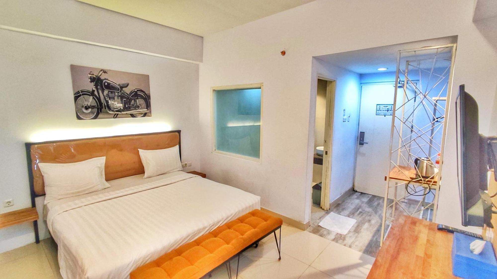 Votel Hotel Charis Tuban Tuban  Buitenkant foto