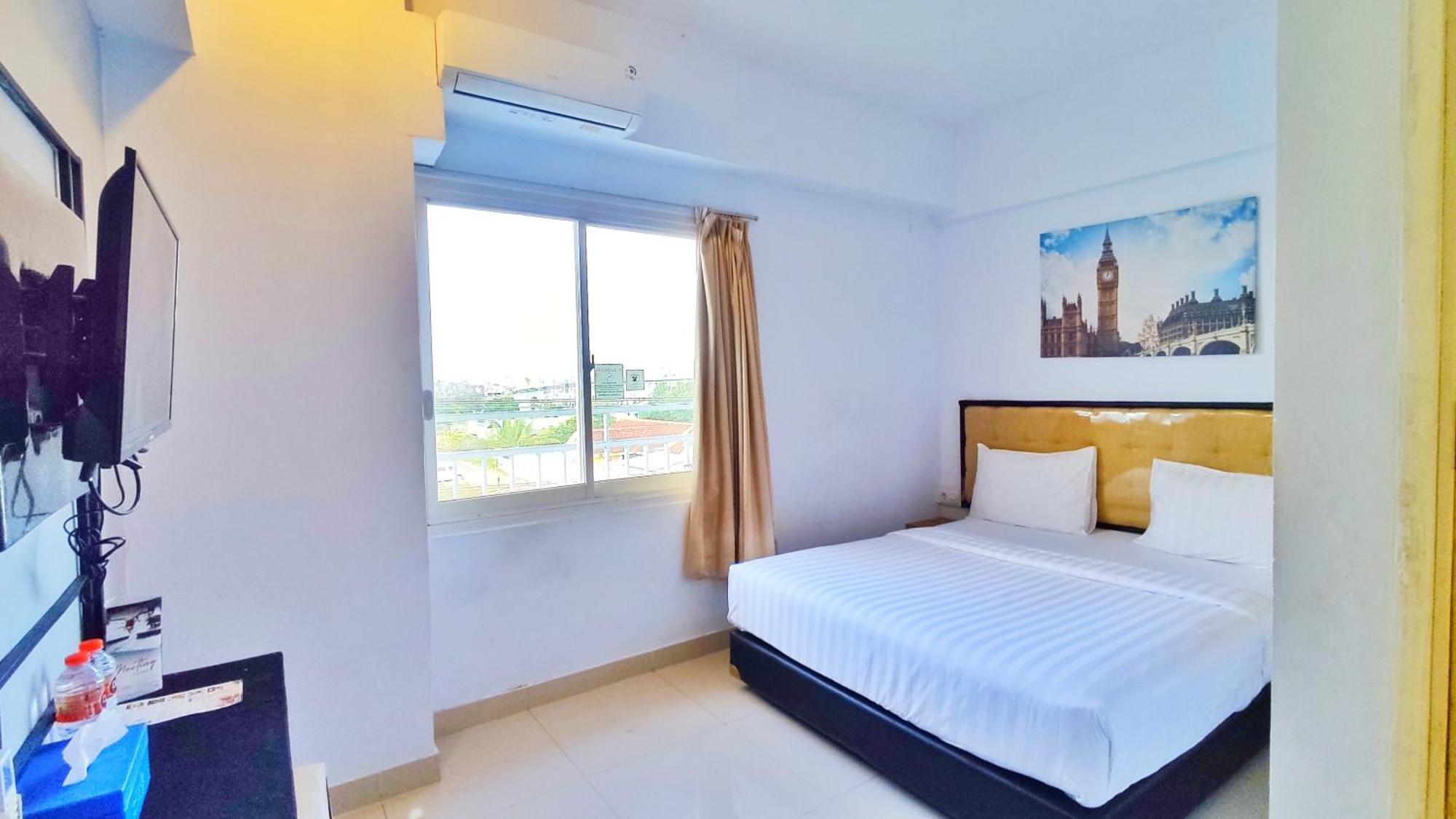 Votel Hotel Charis Tuban Tuban  Buitenkant foto