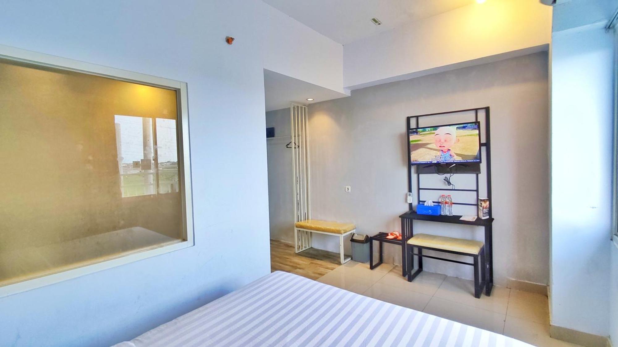 Votel Hotel Charis Tuban Tuban  Buitenkant foto