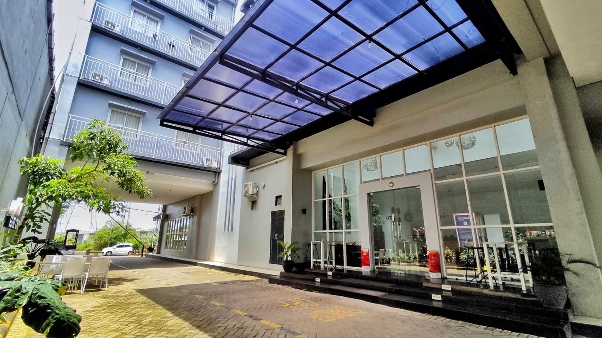 Votel Hotel Charis Tuban Tuban  Buitenkant foto