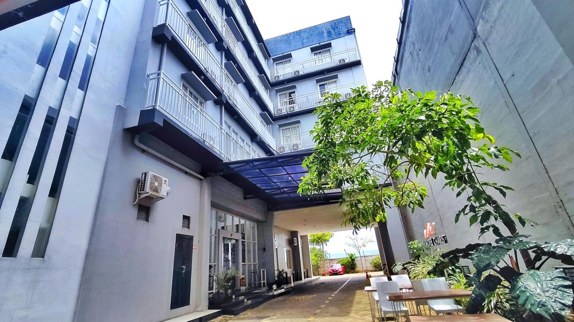 Votel Hotel Charis Tuban Tuban  Buitenkant foto