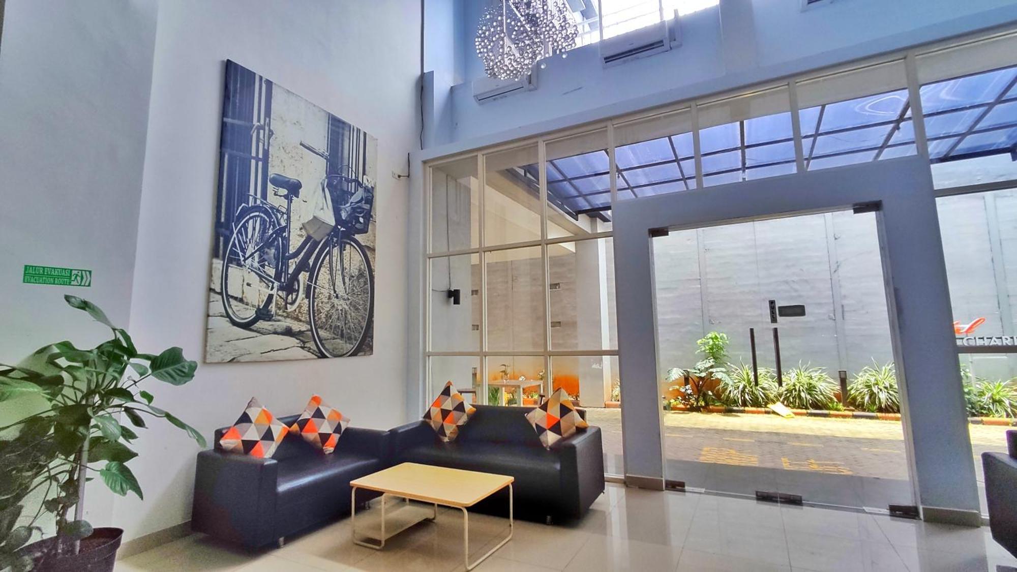 Votel Hotel Charis Tuban Tuban  Buitenkant foto