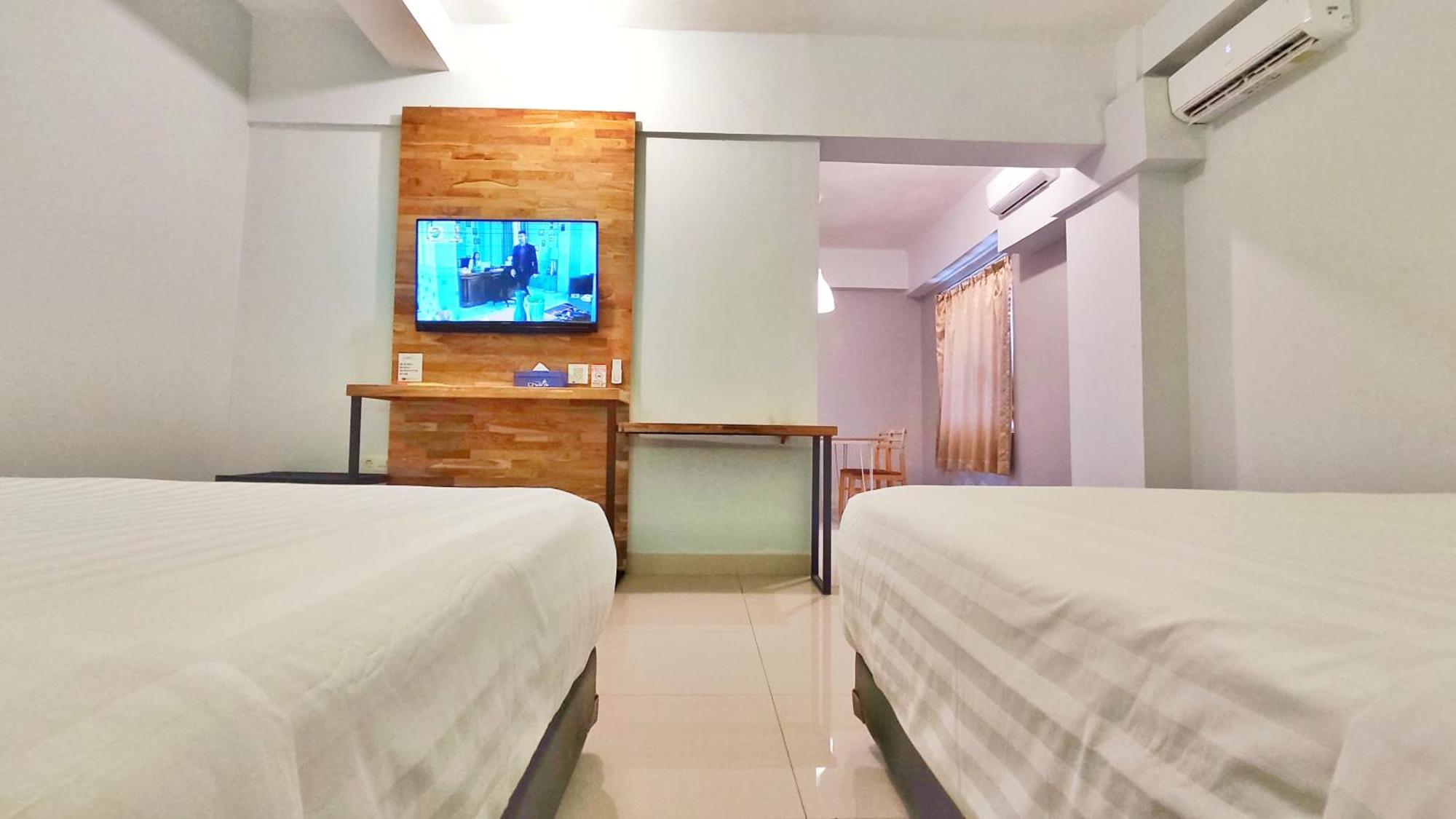 Votel Hotel Charis Tuban Tuban  Buitenkant foto