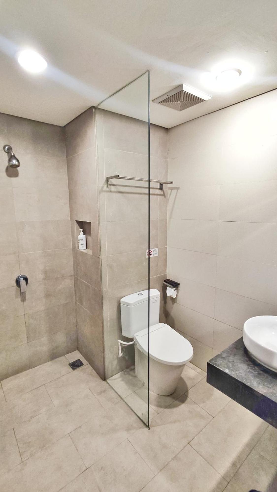 Votel Hotel Charis Tuban Tuban  Buitenkant foto
