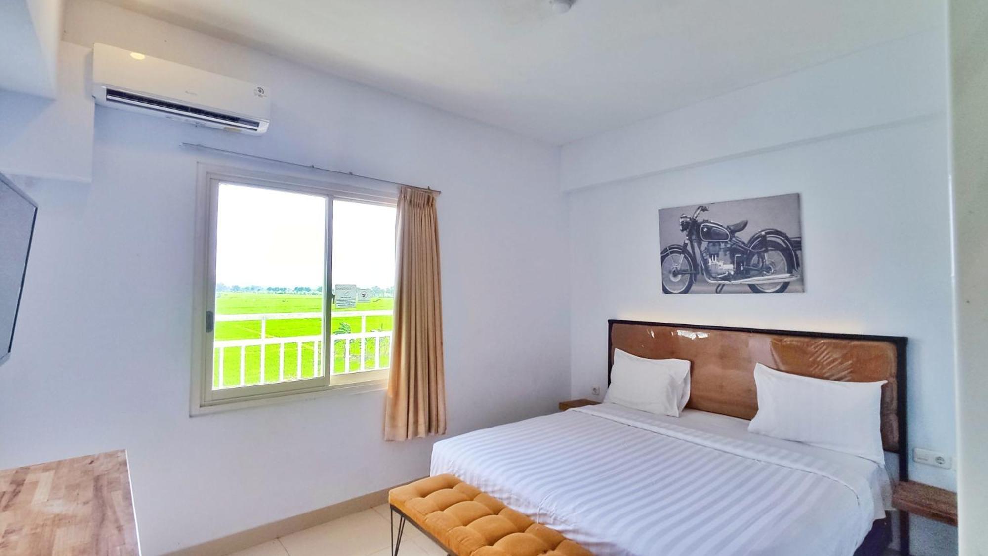 Votel Hotel Charis Tuban Tuban  Buitenkant foto